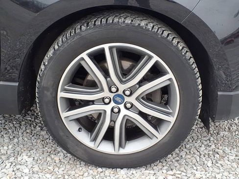Used 2019 Ford Edge Titanium w/ Cold Weather Package image 10