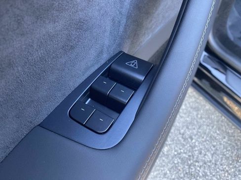 Used 2026 Tesla Model Y Long Range AWD/4WD image 17