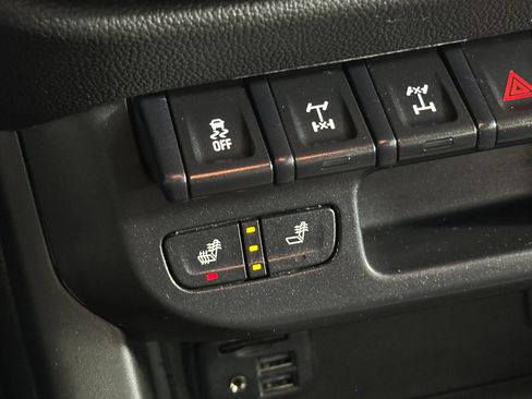 Used 2021 Chevrolet Colorado ZR2 w/ Colorado ZR2 Bison Edition AWD/4WD image 36
