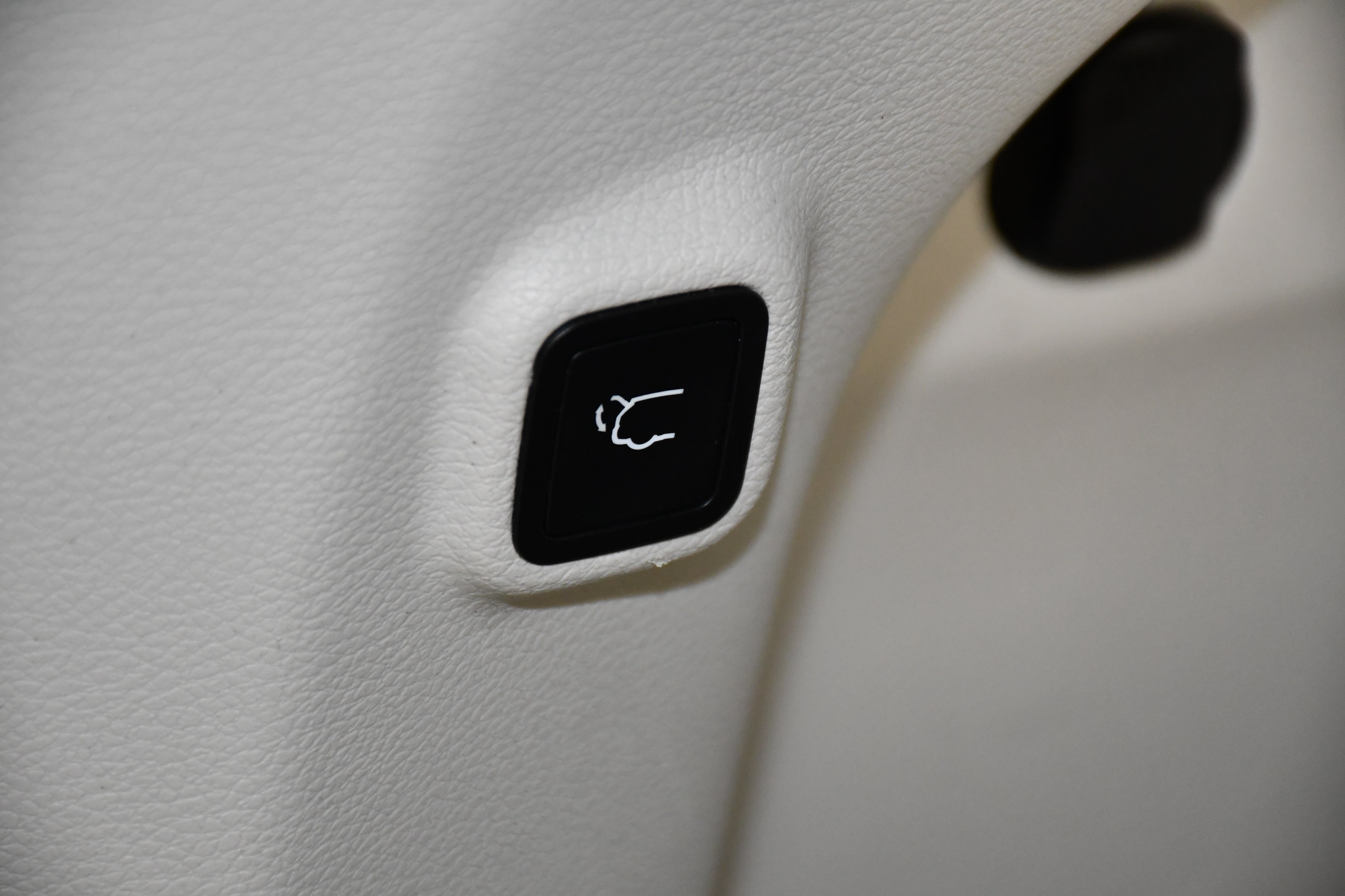 Used 2020 Jeep Cherokee Limited AWD/4WD image 51
