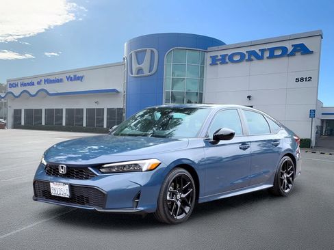 Used 2025 Honda Civic Sport image 1