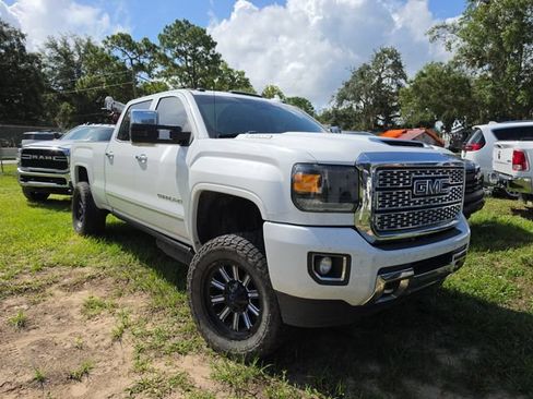 Used 2019 GMC Sierra 2500 Denali w/ Duramax Plus Package AWD/4WD image 1