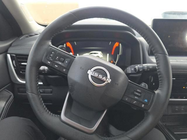 Used 2025 Nissan Rogue Platinum w/ Platinum Premium Package AWD/4WD image 6