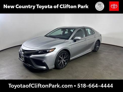 Used 2024 Toyota Camry SE w/ Cold Weather Package AWD/4WD image 7