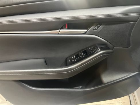 Used 2024 MAZDA MAZDA3 s FWD image 19