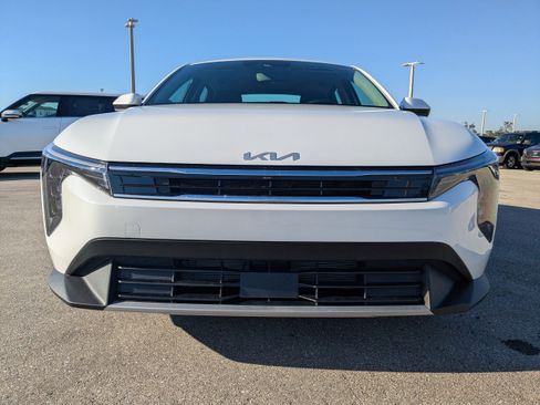 New 2025 Kia K4 GT-Line Turbo FWD image 3