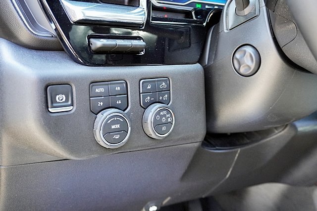 Used 2024 Chevrolet Silverado 1500 High Country w/ High Country Premium Package AWD/4WD image 38