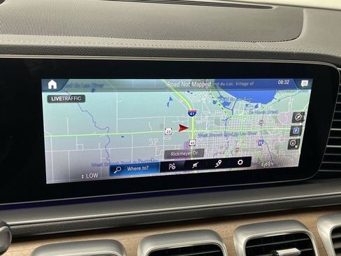Used 2023 Mercedes-Benz GLS 450 4MATIC image 5