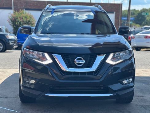 Used 2017 Nissan Rogue SV w/ SV Premium Package AWD/4WD image 3