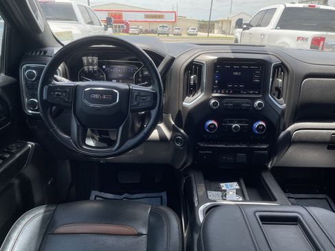 Used 2021 GMC Sierra 1500 AT4 w/ AT4 Value Package AWD/4WD image 15
