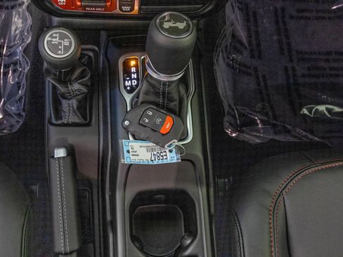 New 2026 Jeep Wrangler Unlimited Rubicon AWD/4WD image 27