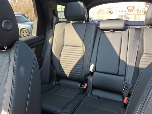 Used 2025 Land Rover Discovery Sport Dynamic SE AWD/4WD image 15
