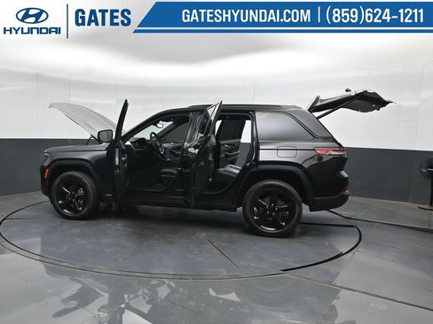 Used 2023 Jeep Grand Cherokee Altitude AWD/4WD image 60
