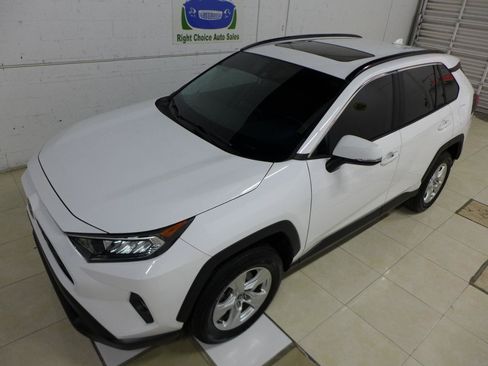 Used 2021 Toyota RAV4 XLE w/ Convenience Package FWD image 81