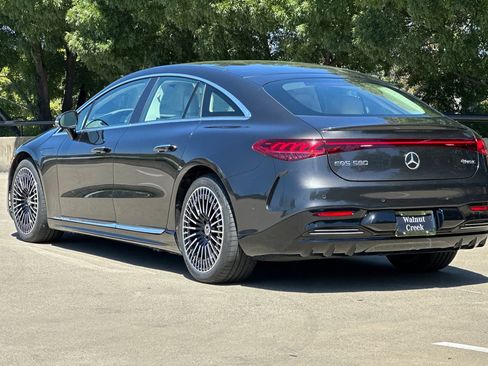 Used 2023 Mercedes-Benz EQS 580 4MATIC Sedan image 3