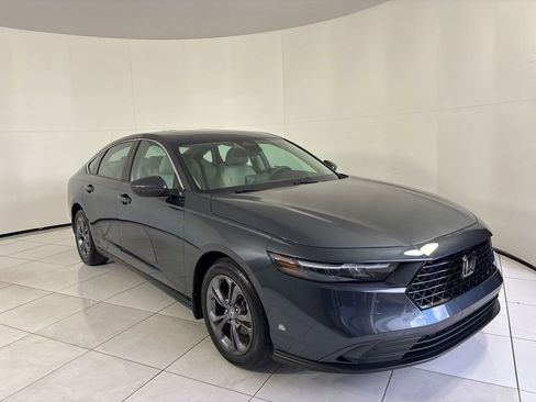 Used 2023 Honda Accord EX image 7