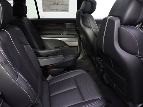 New 2026 Cadillac Vistiq Sport w/ LPO, Floor Liner Package image 18