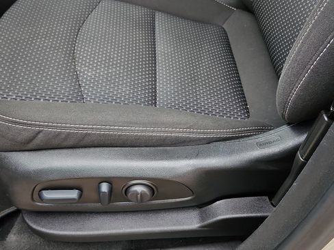 Used 2023 GMC Terrain SLE w/ Driver Convenience Package FWD image 20