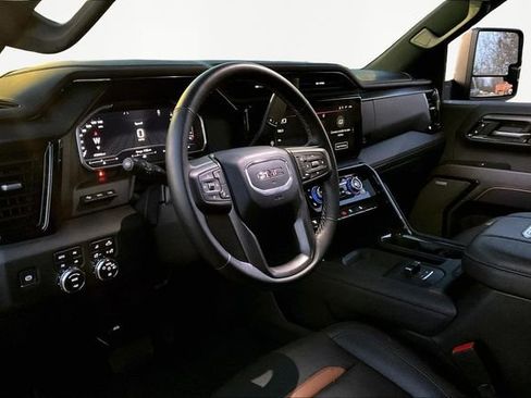 Used 2024 GMC Sierra 2500 AT4 w/ AT4 Premium Plus Package image 12