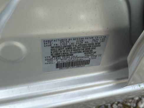 New 2025 Nissan Versa SR w/ Trunk Package FWD image 35