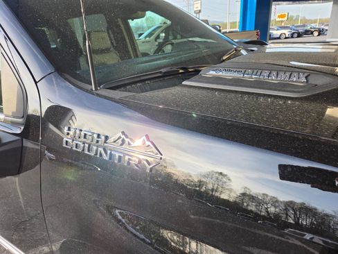 Used 2025 Chevrolet Silverado 2500 High Country w/ Technology Package image 6