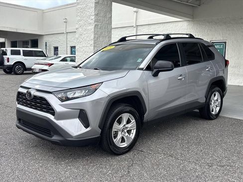 Used 2021 Toyota RAV4 LE AWD/4WD image 23