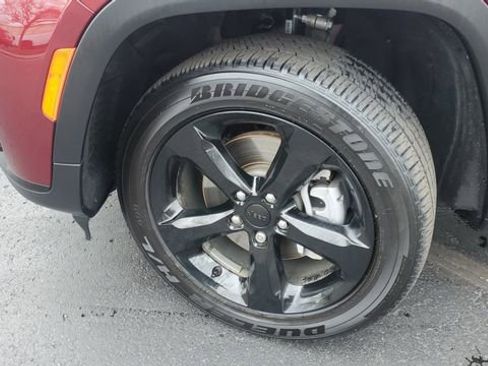 Certified 2024 Jeep Grand Cherokee L Altitude image 3