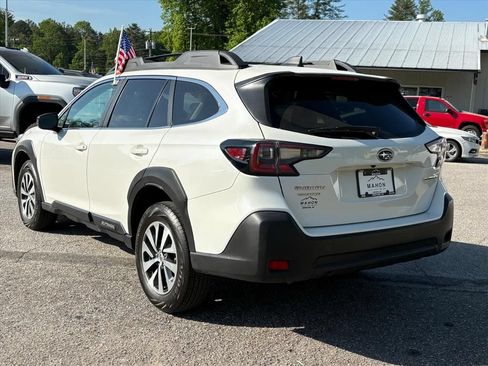 Used 2024 Subaru Outback Premium AWD/4WD image 7