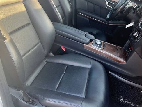 Used 2011 Mercedes-Benz E 350 4MATIC Sedan image 25