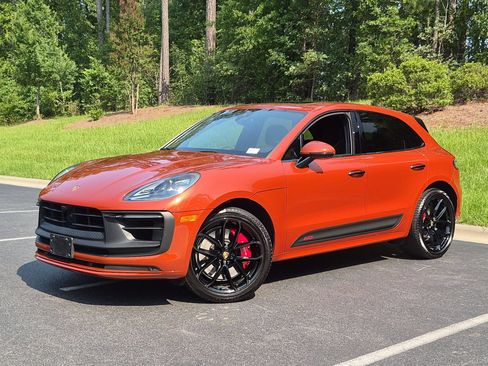 Certified 2023 Porsche Macan GTS AWD/4WD image 1