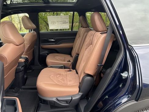New 2026 Toyota Grand Highlander AWD Hybrid image 16
