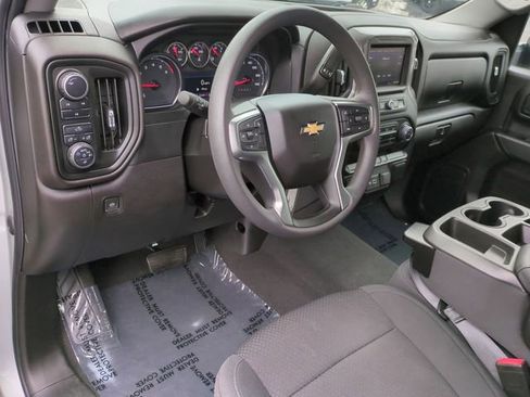 Certified 2022 Chevrolet Silverado 2500 Custom w/ Custom Value Package AWD/4WD image 11