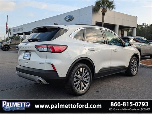 Used 2021 Ford Escape Titanium image 4