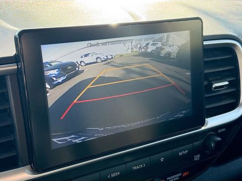 Used 2020 Hyundai Venue SEL image 13