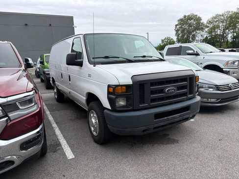 Used 2013 Ford E-150 and Econoline 150 w/ Commercial Cargo Van Pkg RWD image 4