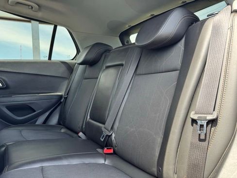 Used 2018 Chevrolet Trax LT w/ LT Convenience Package AWD/4WD image 8