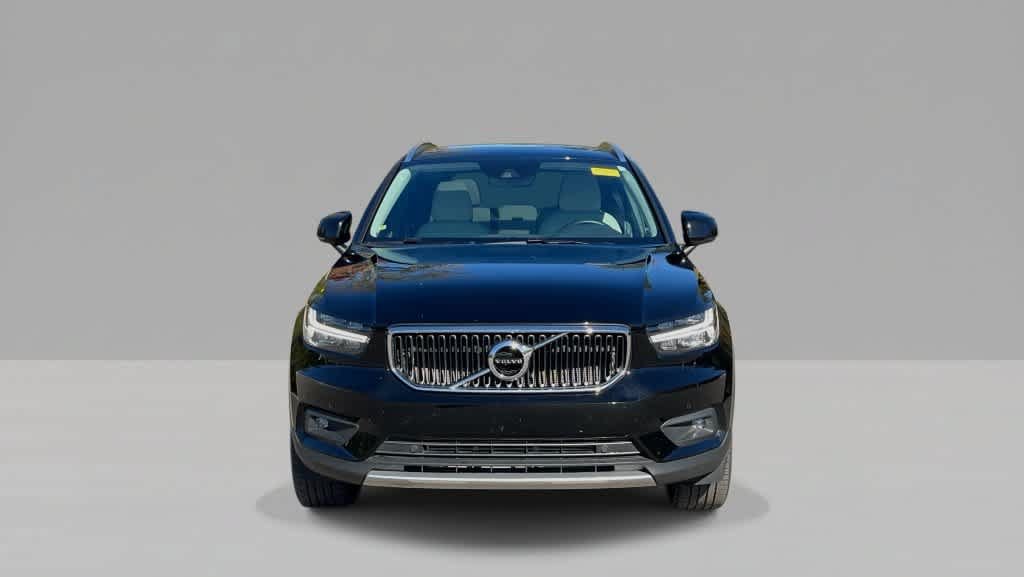 Used 2022 Volvo XC40 T5 Momentum w/ Premium Package AWD/4WD image 3