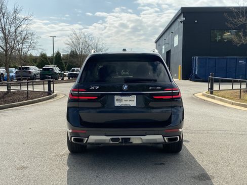 Used 2024 BMW X7 xDrive40i w/ Executive Package image 17