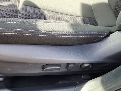 Used 2025 Subaru Outback Premium image 20