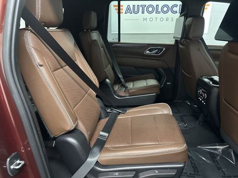 Used 2023 Chevrolet Suburban High Country AWD/4WD image 40