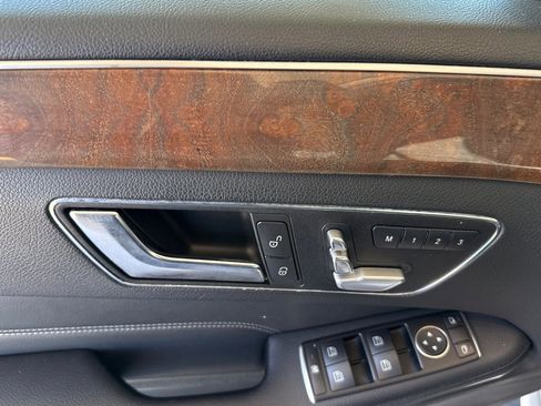 Used 2014 Mercedes-Benz E 350 4MATIC Sedan image 24