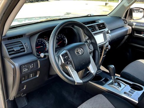 Used 2014 Toyota 4Runner SR5 image 33