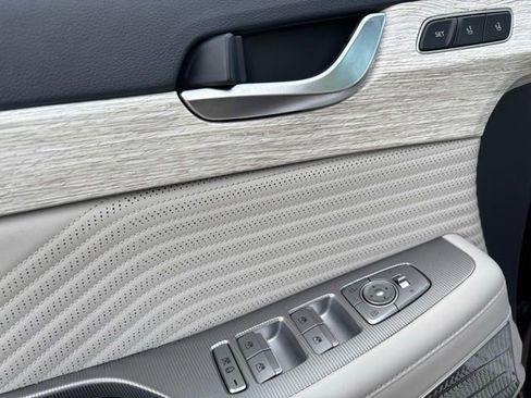 Used 2024 Hyundai Palisade Calligraphy image 14