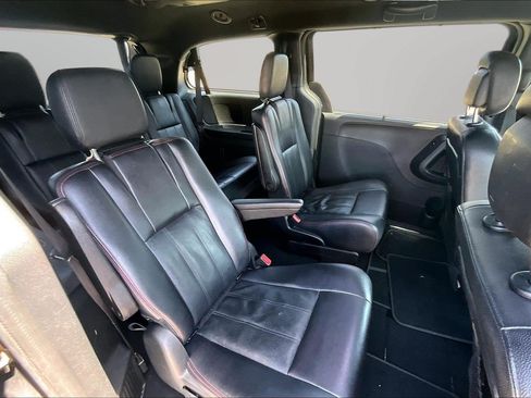 Used 2019 Dodge Grand Caravan GT FWD image 17