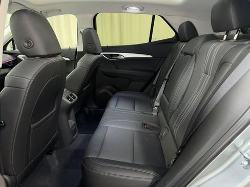Used 2024 Buick Envision Avenir AWD/4WD image 18