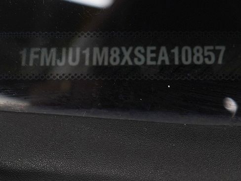 Used 2025 Ford Expedition Platinum image 37