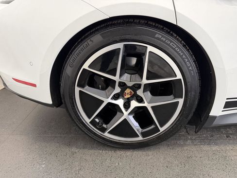 Used 2025 Porsche Taycan image 12