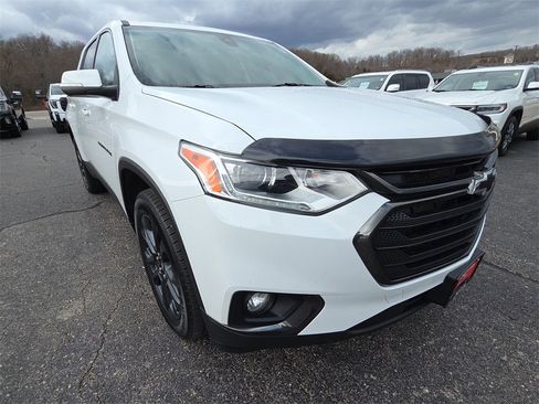 Used 2021 Chevrolet Traverse RS image 11