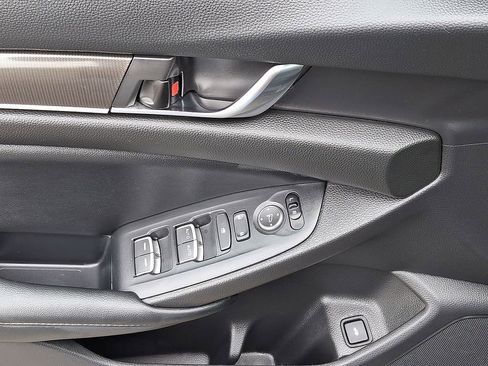Used 2022 Honda Accord Sport image 2