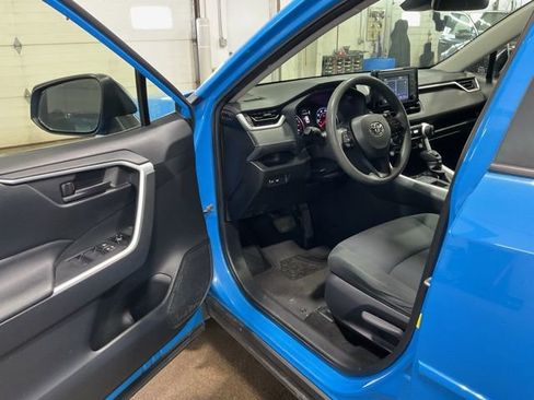 Used 2019 Toyota RAV4 LE image 10